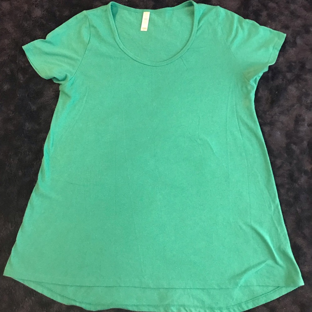 LuLaRoe Classic Tee Lot (2)